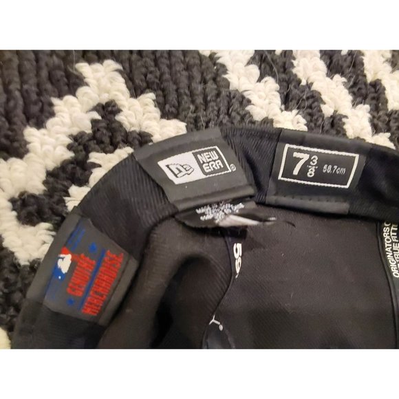 NY YANKEES New Era 59 fifty Cap Hat. Black. Size 7 3/8 - Picture 4 of 7